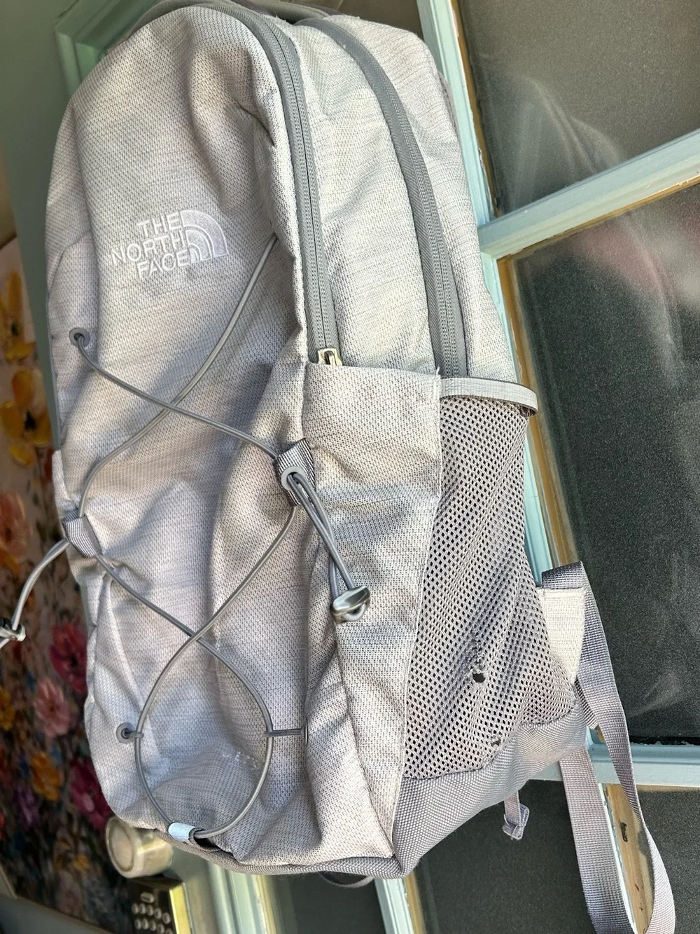 The North Face Jester Backpack Laptop Sleeve Daypack Travel Bag 27 L White Grey